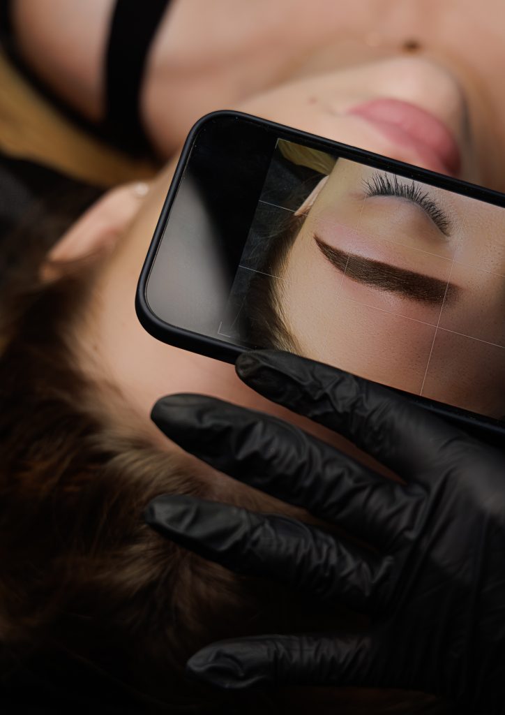 Maquillage permanent hyper réaliste - Institut de beauté à Valence Apinkdermo